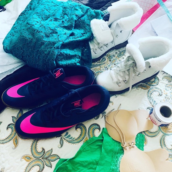 Hello Welcome to my Closet๐น Iโm Nikki - Picture 8 of 15